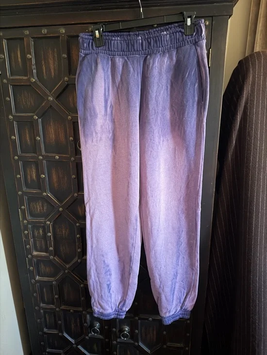 Cotton Citizen Brooklyn Sweatpants in Lilac Mix - Picture 2 of 4